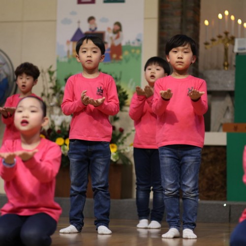 다니엘선교학교, 향기나무 어린이집 헌신예배